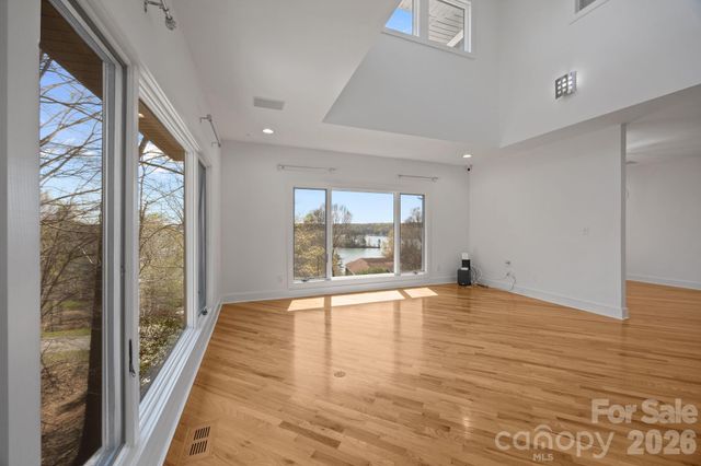 184 High Lake Drive, Statesville, NC 28677