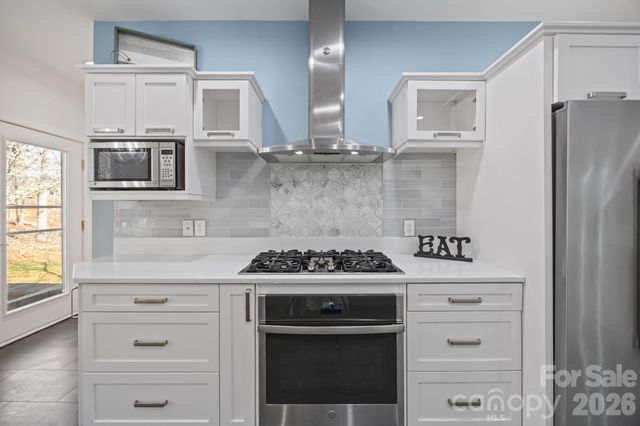 184 High Lake Drive, Statesville, NC 28677