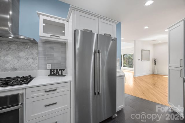 184 High Lake Drive, Statesville, NC 28677