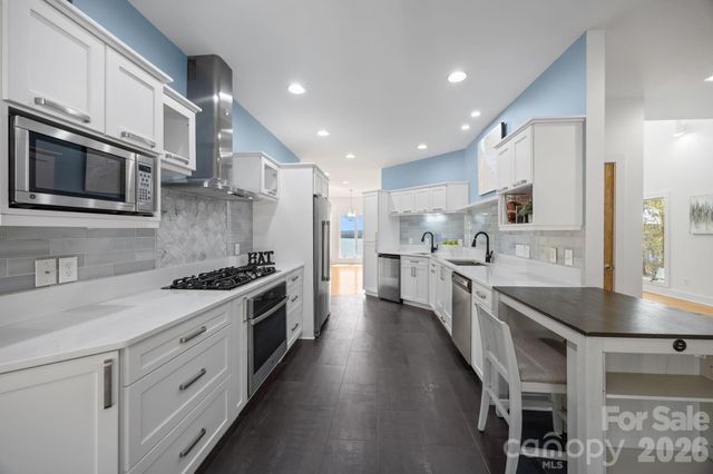 184 High Lake Drive, Statesville, NC 28677