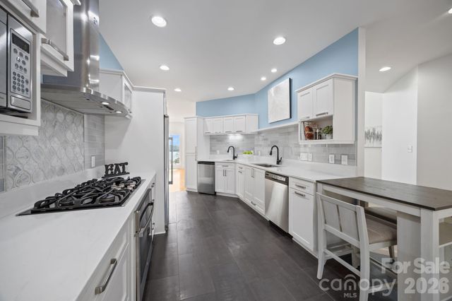 184 High Lake Drive, Statesville, NC 28677