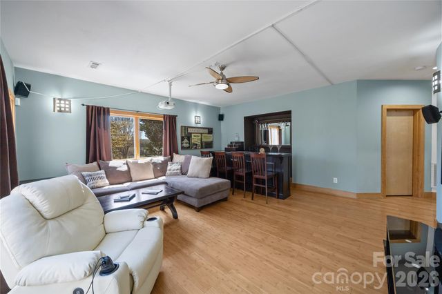 184 High Lake Drive, Statesville, NC 28677