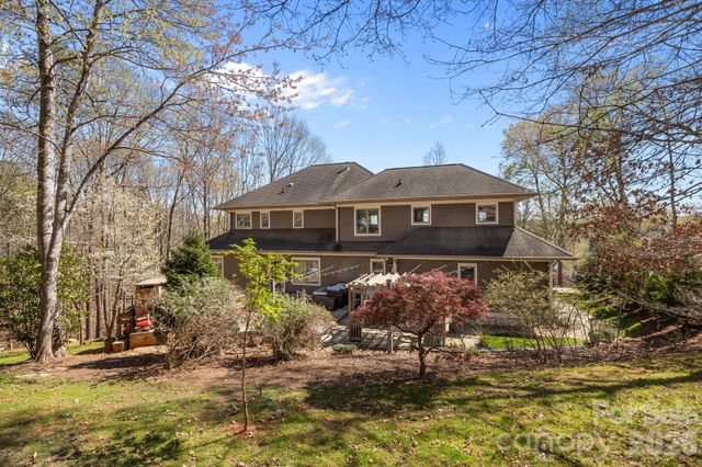 184 High Lake Drive, Statesville, NC 28677