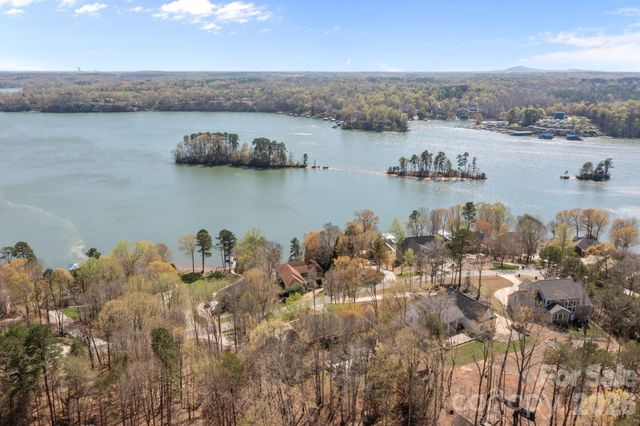 184 High Lake Drive, Statesville, NC 28677