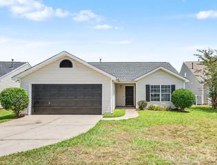 1745 Southwind Drive, Charlotte, NC 28216