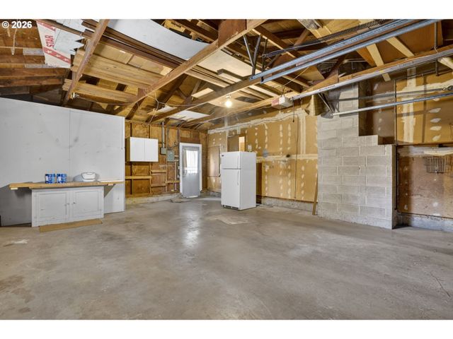 14533 Ne BRAZEE Ct, Portland, OR 97230