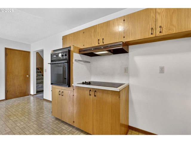 14533 Ne BRAZEE Ct, Portland, OR 97230