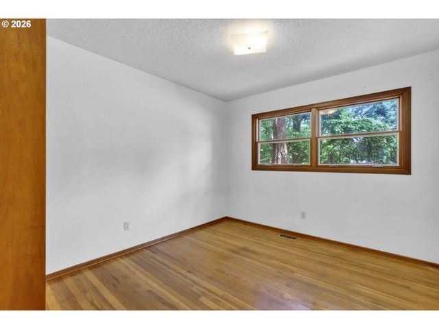 14533 Ne BRAZEE Ct, Portland, OR 97230