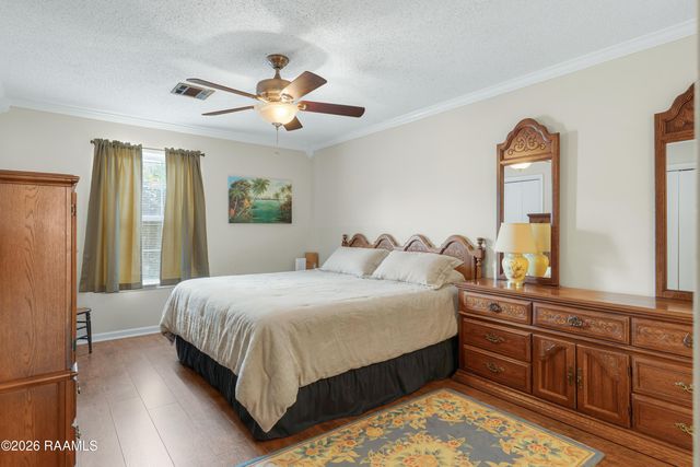 139 Sugarcreek Drive, Youngsville, LA 70592
