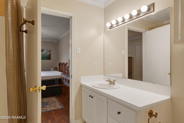 139 Sugarcreek Drive, Youngsville, LA 70592