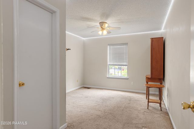 139 Sugarcreek Drive, Youngsville, LA 70592