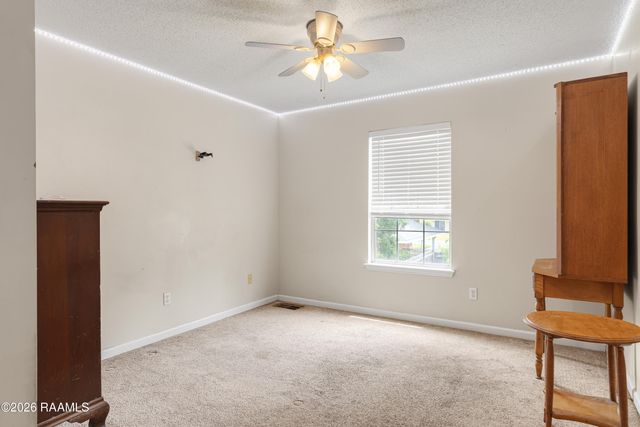 139 Sugarcreek Drive, Youngsville, LA 70592