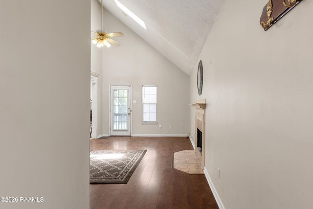 139 Sugarcreek Drive, Youngsville, LA 70592