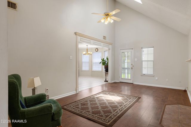 139 Sugarcreek Drive, Youngsville, LA 70592