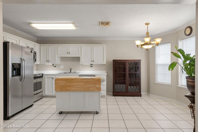 139 Sugarcreek Drive, Youngsville, LA 70592