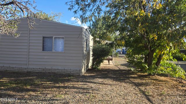 10330 E Manzanita Trail, Dewey, AZ 86327