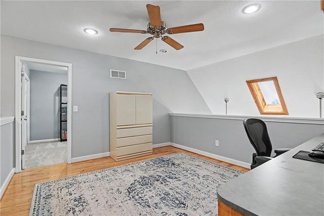 221 Woodbridge Lane, Kansas City, MO 64145