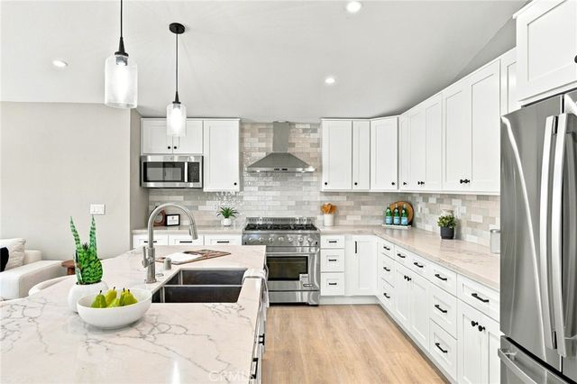 2001 Carfax, Long Beach, CA 90815