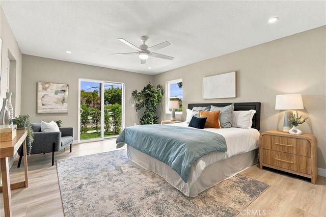 2001 Carfax, Long Beach, CA 90815