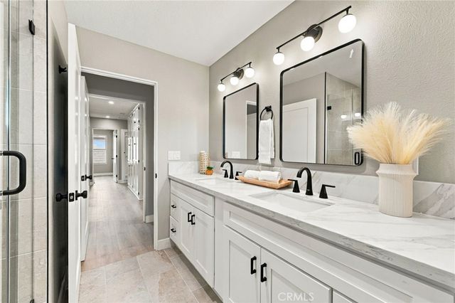 2001 Carfax, Long Beach, CA 90815