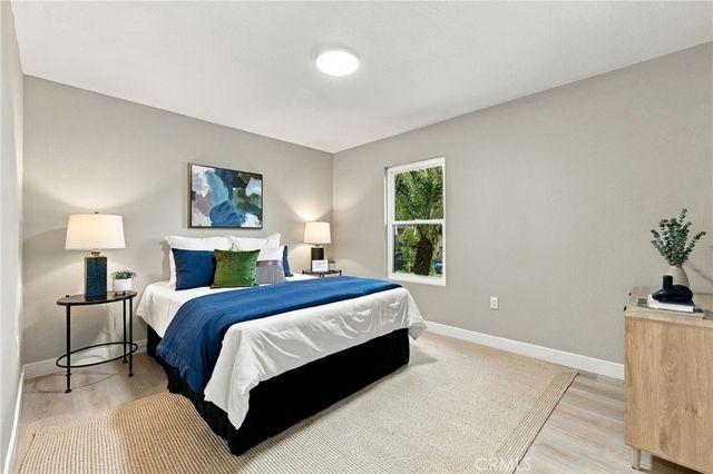 2001 Carfax, Long Beach, CA 90815
