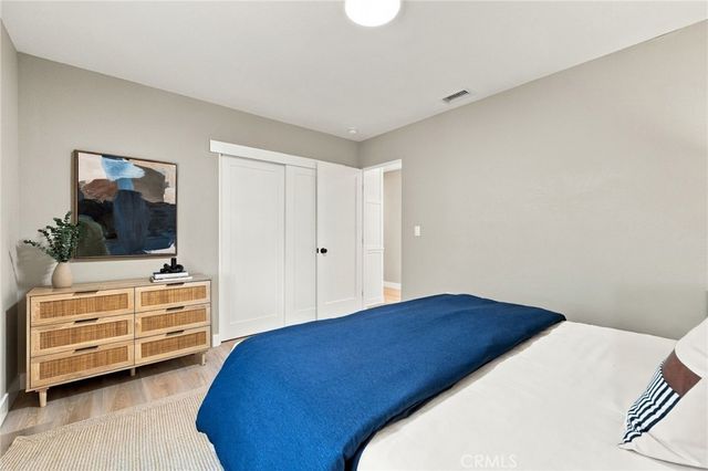 2001 Carfax, Long Beach, CA 90815