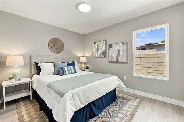 2001 Carfax, Long Beach, CA 90815
