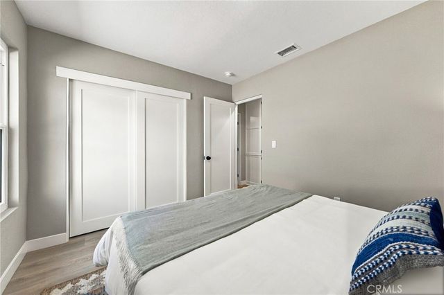 2001 Carfax, Long Beach, CA 90815