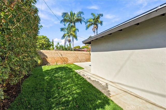 2001 Carfax, Long Beach, CA 90815