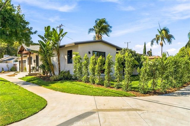 2001 Carfax, Long Beach, CA 90815