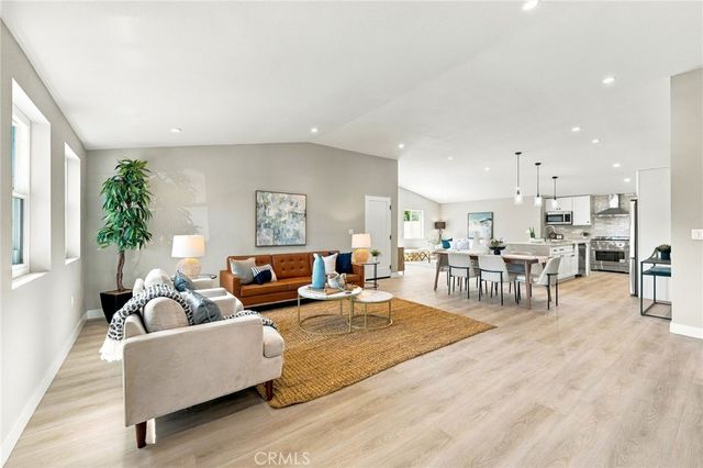 2001 Carfax, Long Beach, CA 90815