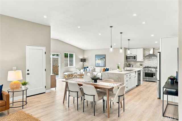2001 Carfax, Long Beach, CA 90815