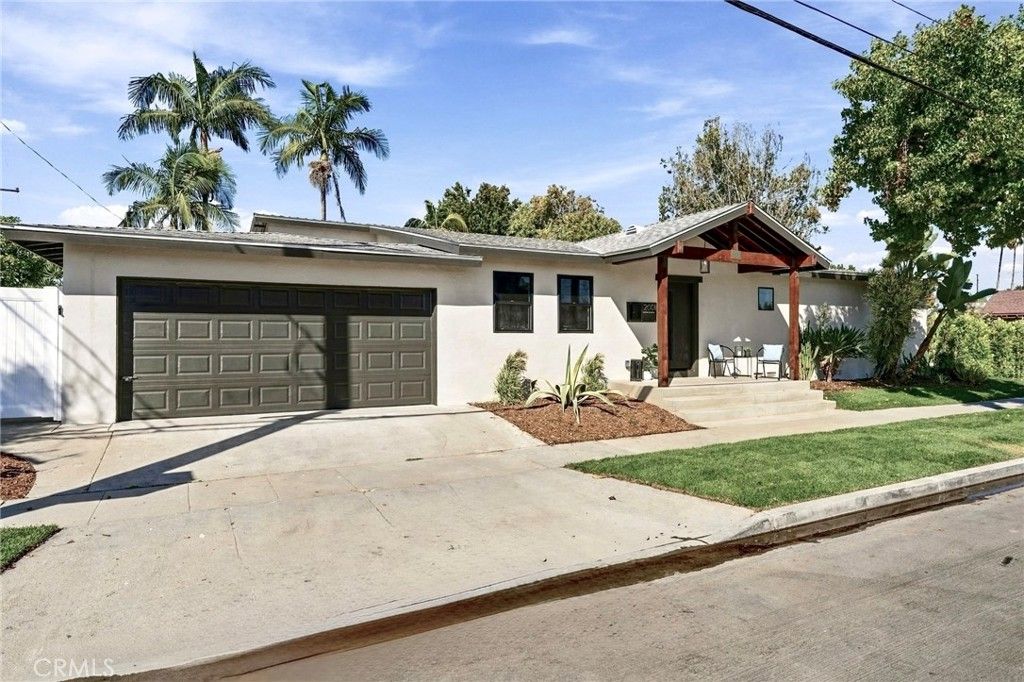 2001 Carfax, Long Beach, CA 90815