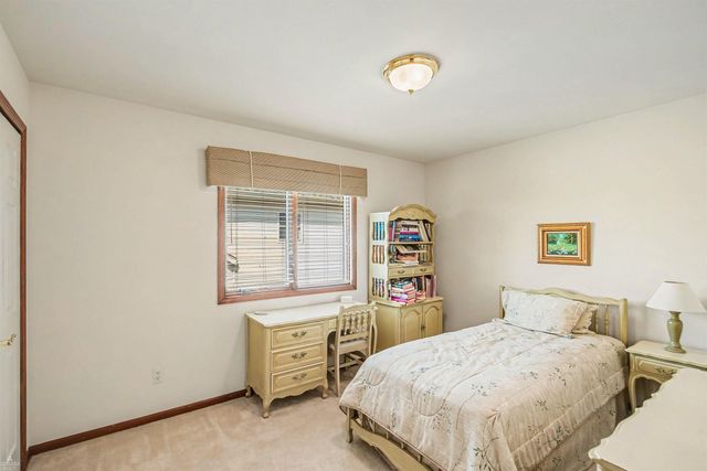 47715 Beacon Square Drive, Macomb, MI 48044