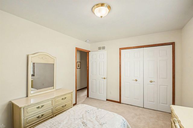 47715 Beacon Square Drive, Macomb, MI 48044
