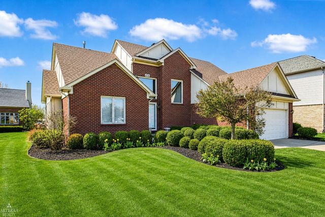 47715 Beacon Square Drive, Macomb, MI 48044