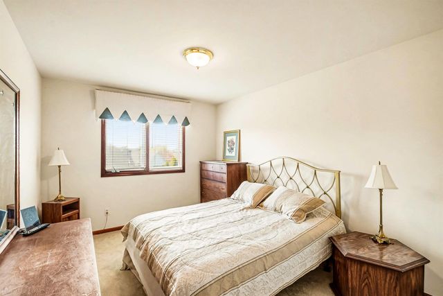 47715 Beacon Square Drive, Macomb, MI 48044