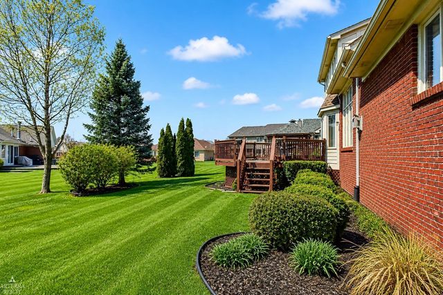 47715 Beacon Square Drive, Macomb, MI 48044