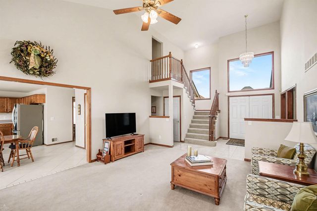 47715 Beacon Square Drive, Macomb, MI 48044