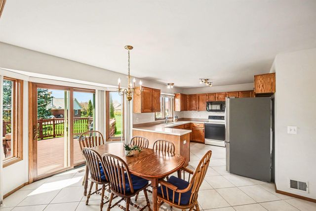 47715 Beacon Square Drive, Macomb, MI 48044