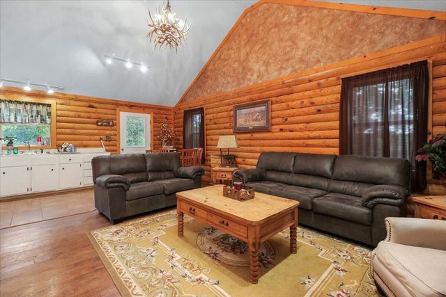 1300 County Road 113 Cabin 3, Alton, MO 65606