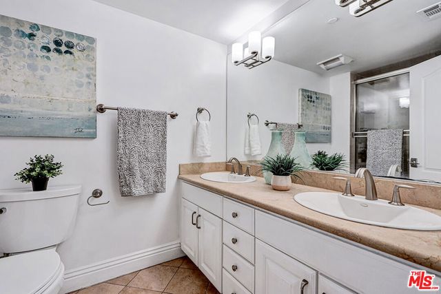 1520 S Shenandoah Street 304, Los Angeles, CA 90035