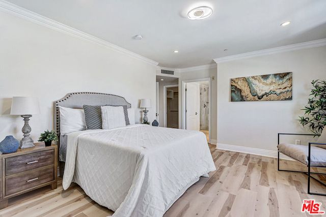 1520 S Shenandoah Street 304, Los Angeles, CA 90035