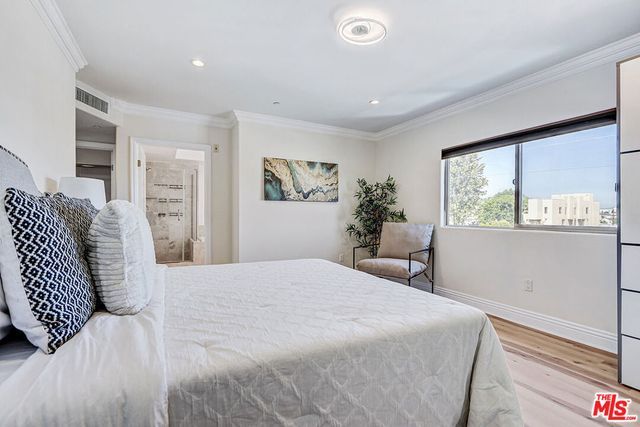 1520 S Shenandoah Street 304, Los Angeles, CA 90035