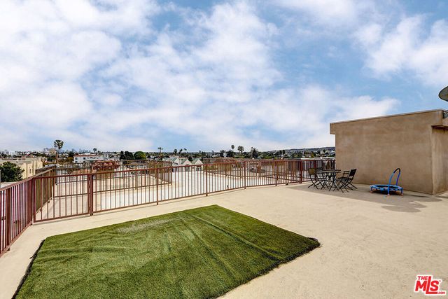 1520 S Shenandoah Street 304, Los Angeles, CA 90035