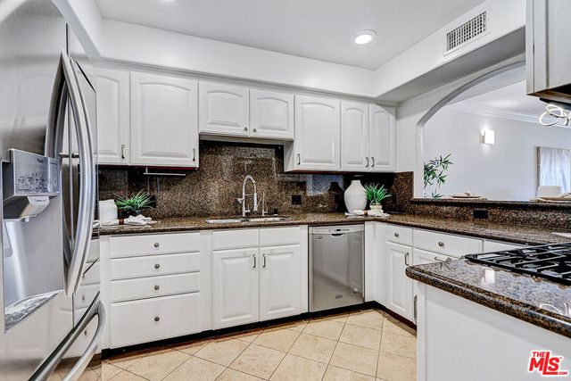 1520 S Shenandoah Street 304, Los Angeles, CA 90035