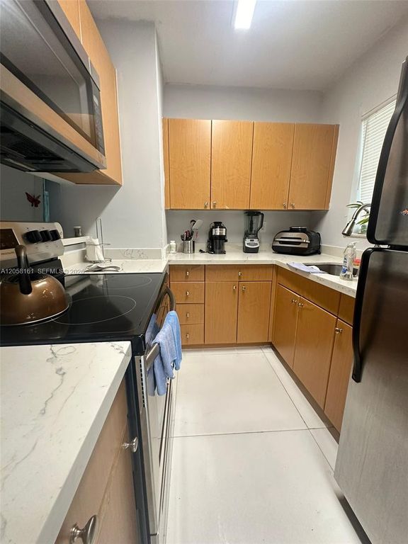 665 NE 83rd Ter 115, Miami, FL 33138