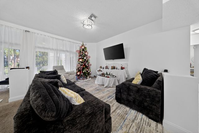 113 Egret, Greenacres, FL 33413
