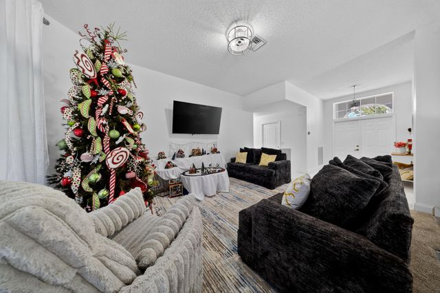 113 Egret, Greenacres, FL 33413