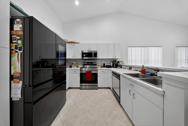 113 Egret, Greenacres, FL 33413